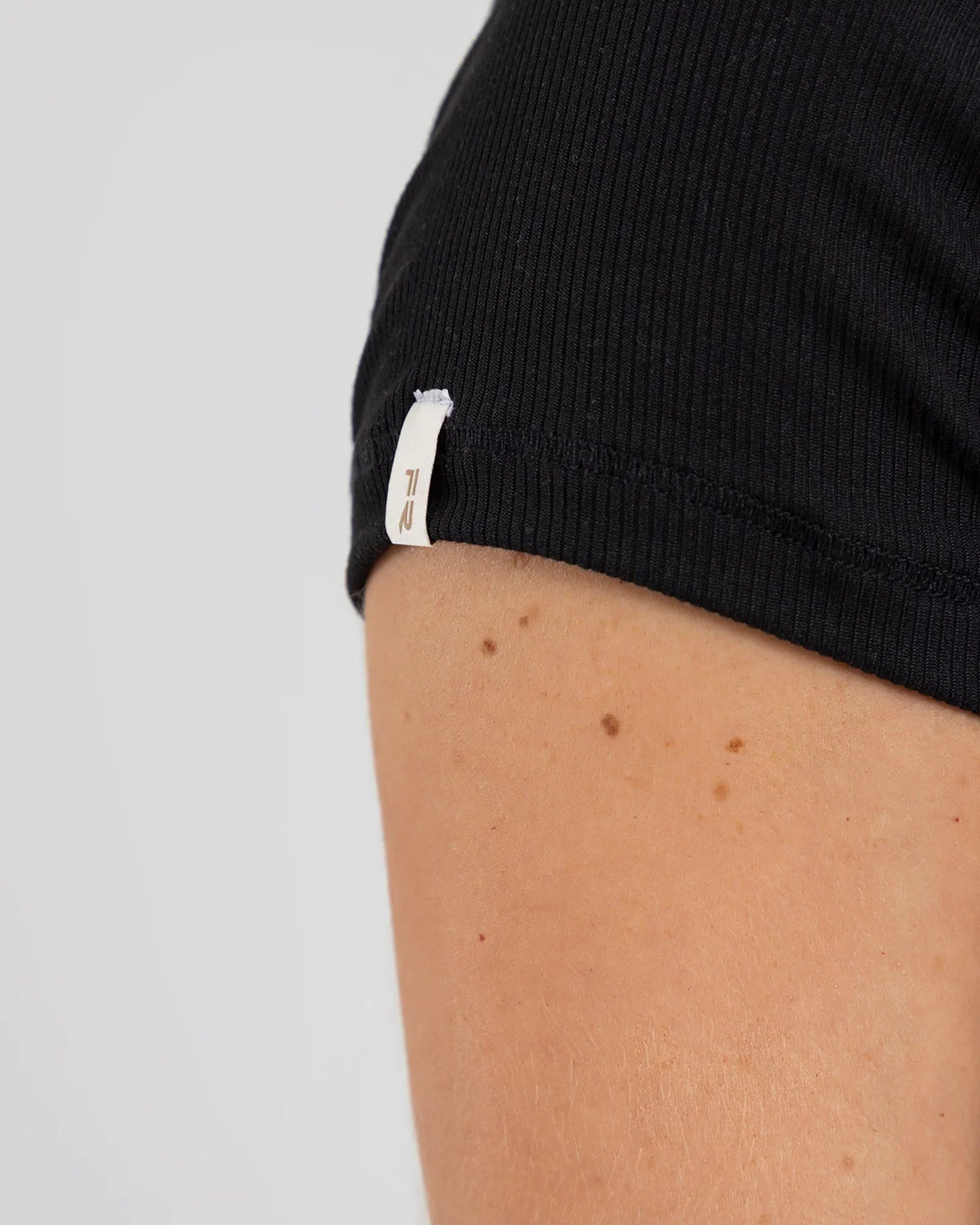 Camiseta Negro Fiber