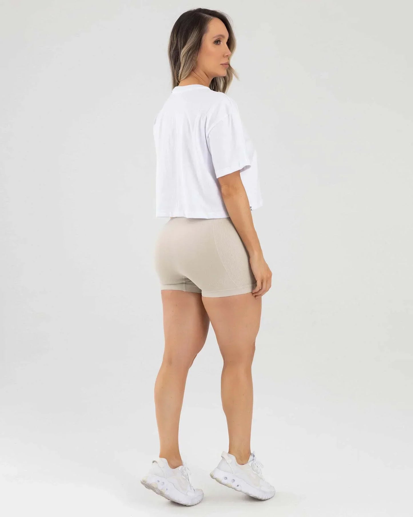 Short Beige Fiber