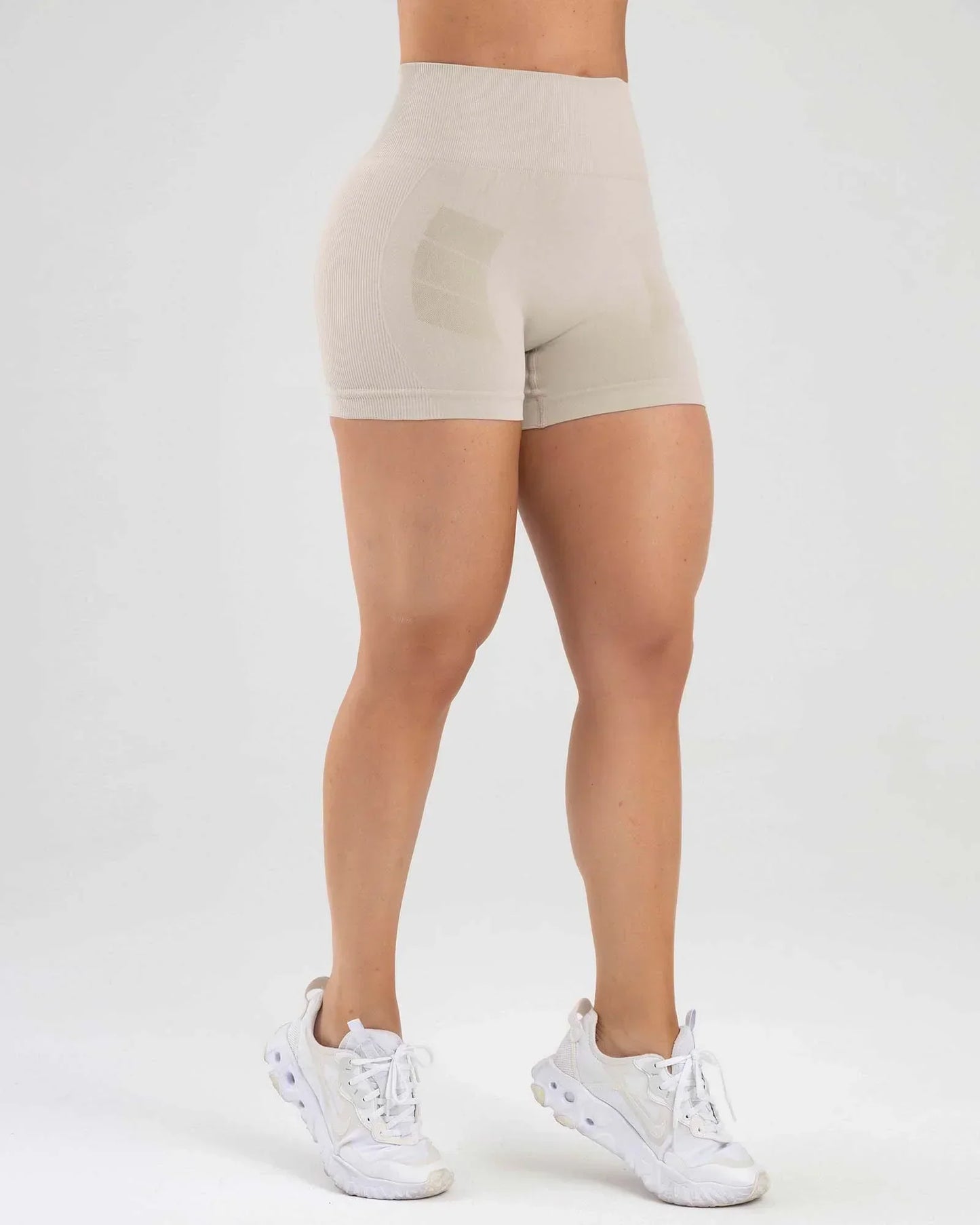 Short Beige Fiber
